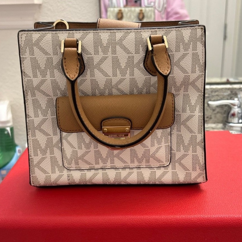 Michael Kors Bridgette Purse in Size Small
